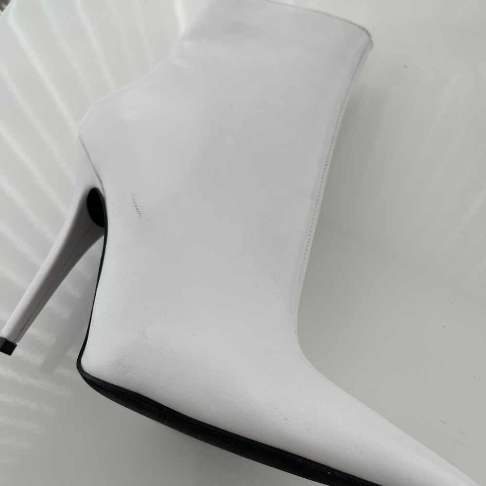 NWOT Jeffrey Campbell Elegant White Leather Ankle Boots - Picture 5 of 5